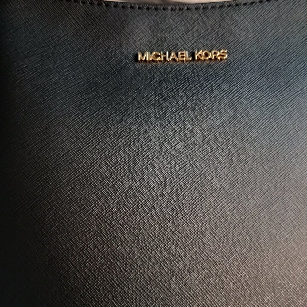 Michael Kors Jet Set Travel messenger bag - Picture 4 of 13